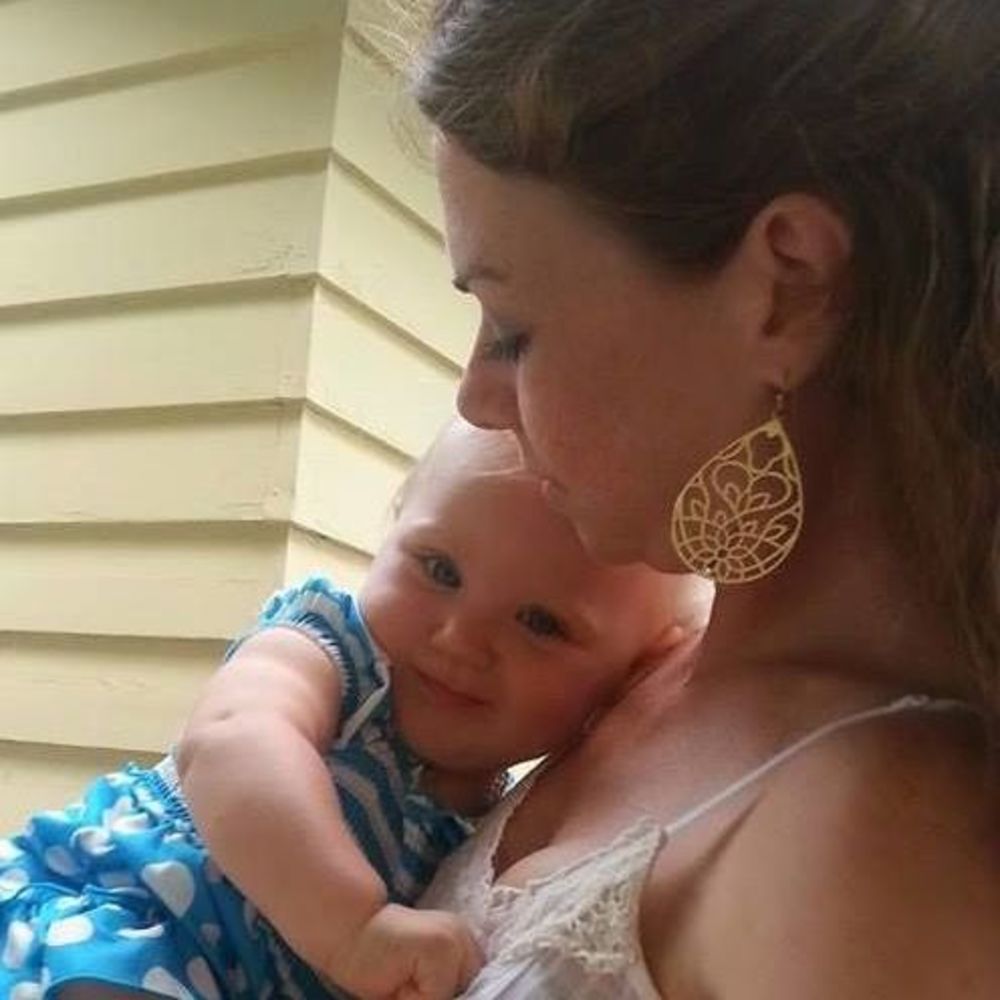 Meet your Posher, Cynthia